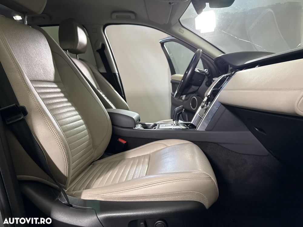 Land Rover Discovery Sport - 12