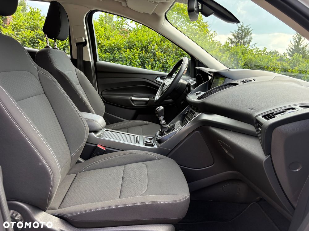 Ford Kuga 1.5 EcoBoost 2x4 Titanium - 12