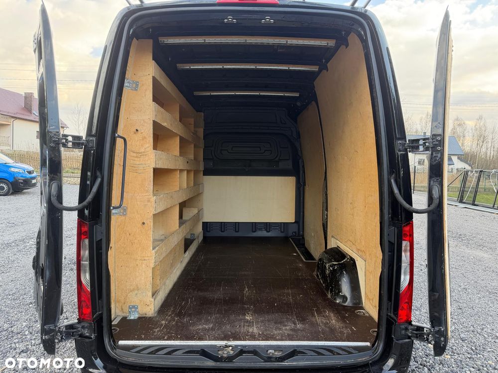 Mercedes-Benz Sprinter - 15