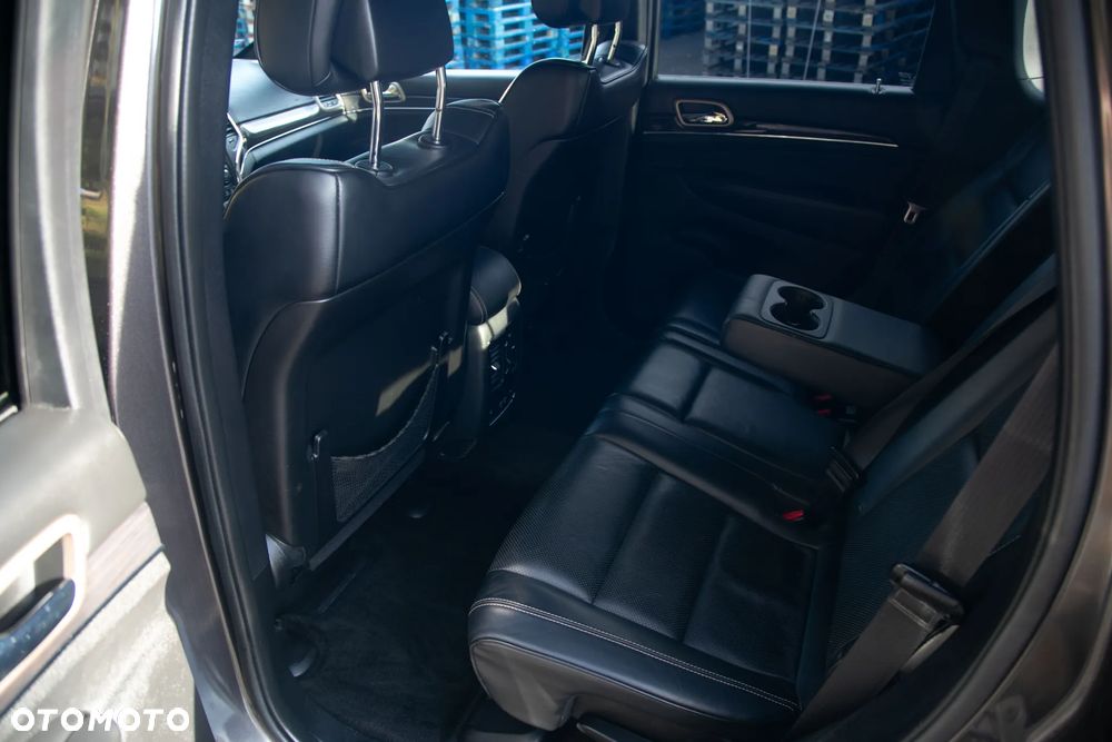 Jeep Grand Cherokee - 16