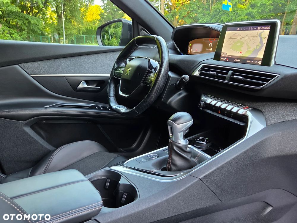 Peugeot 5008 - 24