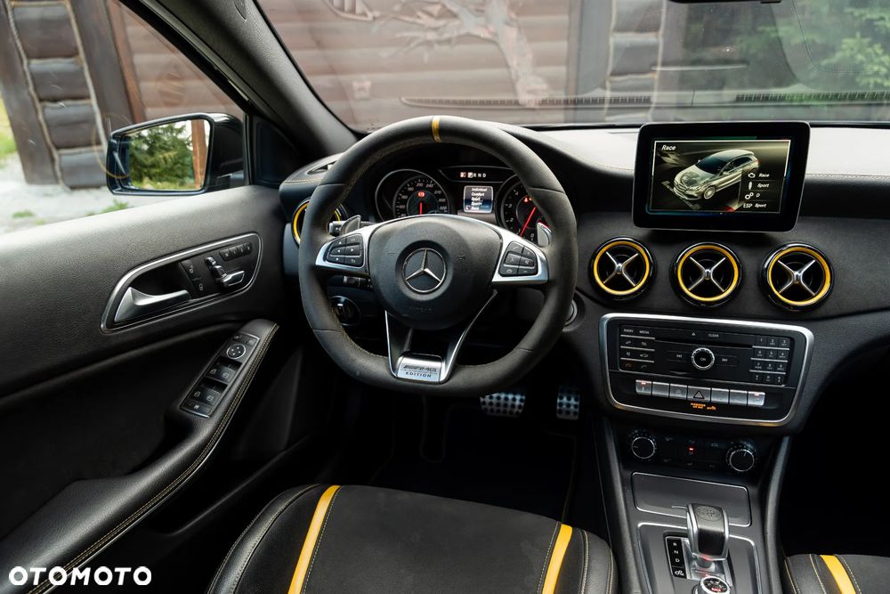 Mercedes-Benz Klasa A AMG 45 4Matic AMG Speedshift 7G-DCT Yellow Night Edition - 25