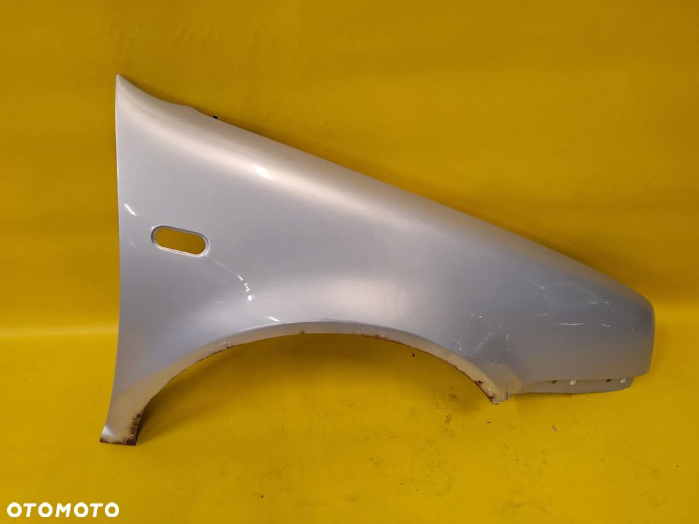 BŁOTNIK PRAWY PRZÓD PRZEDNI VOLKSWAGEN GOLF IV 5D LAK: LB7Z NR361 - 2