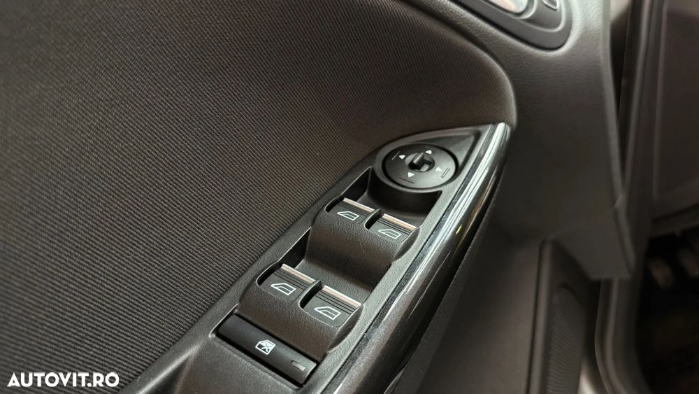 Ford Focus 1.0 EcoBoost Titanium - 28