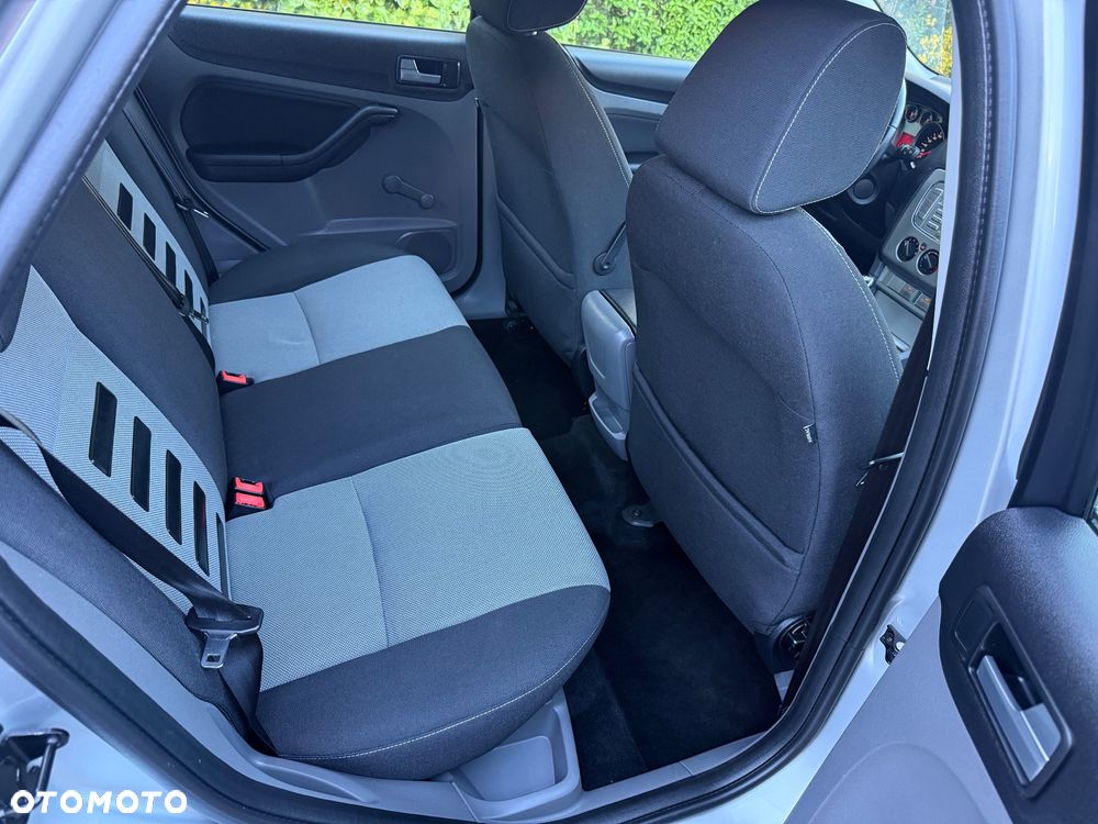 Ford Focus 1.6 Comfort X / 100 - 28