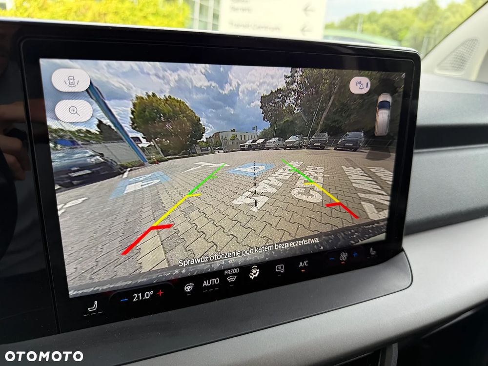 Ford E-Transit Courier Van - 23