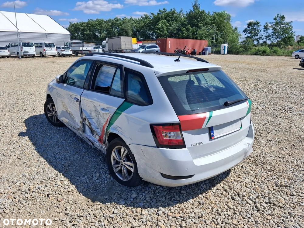 Skoda Fabia 1.0 TSI Style Color - 5