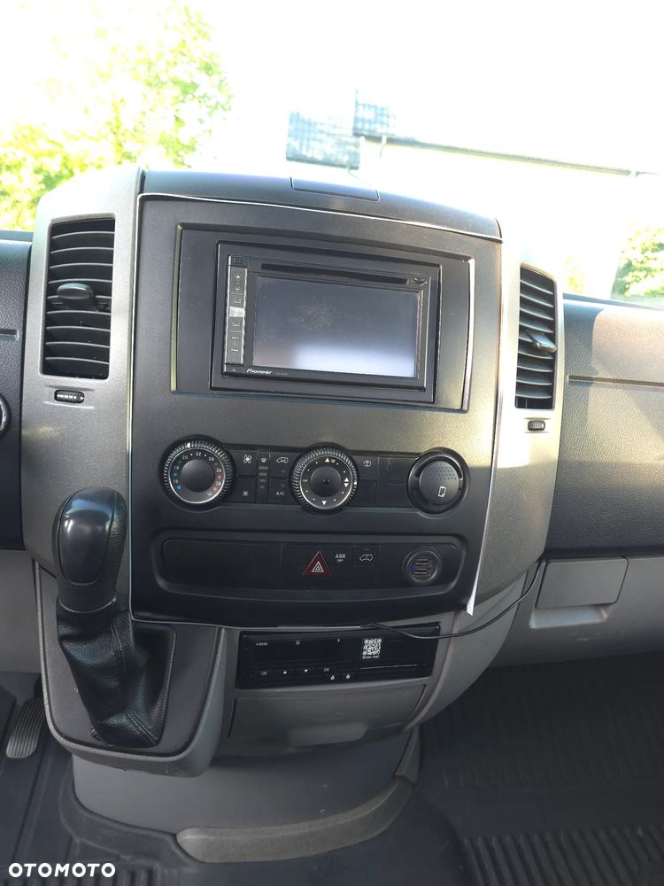 Mercedes-Benz Sprinter - 16