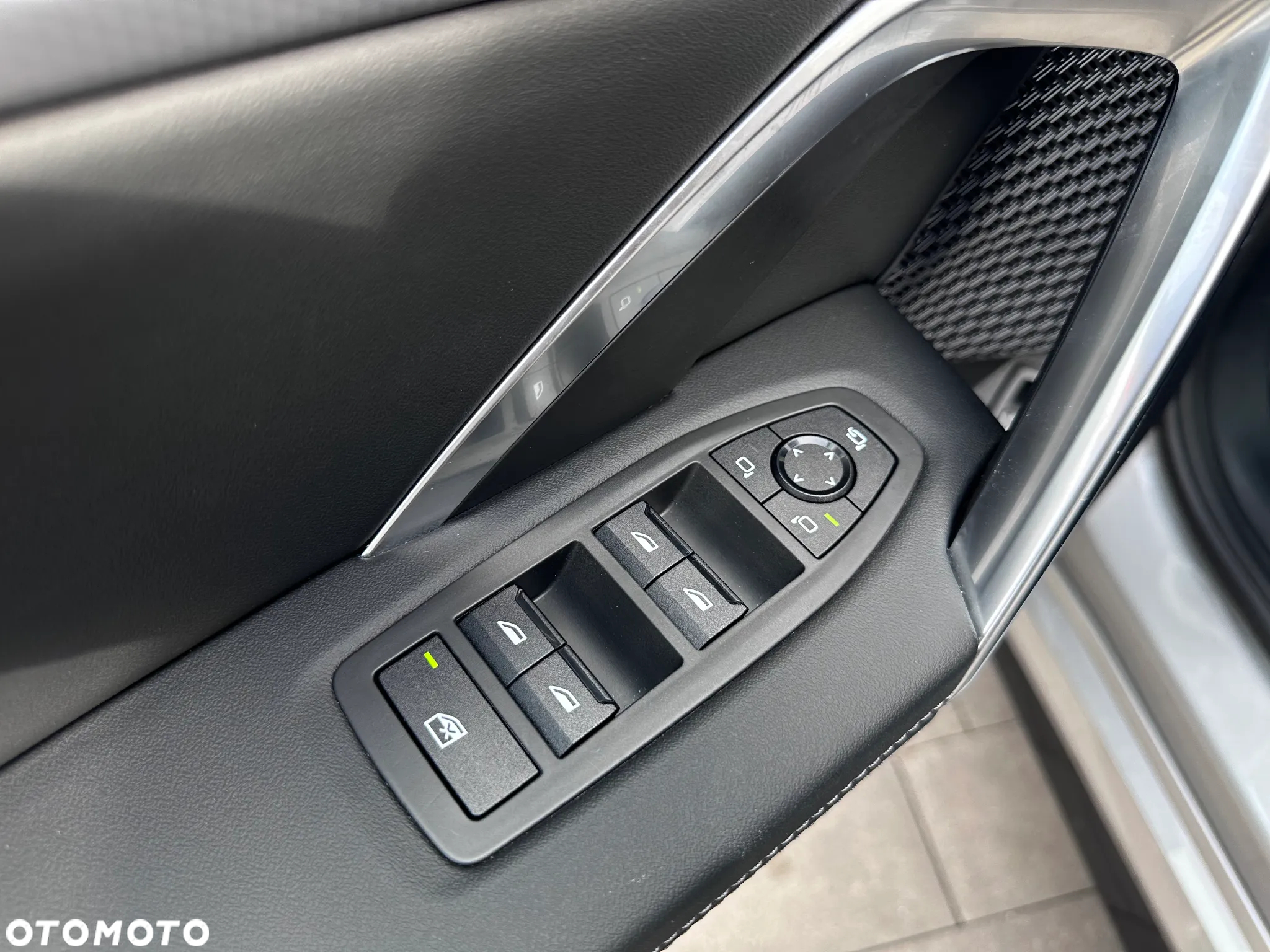 BMW X1 sDrive20i mHEV - 24