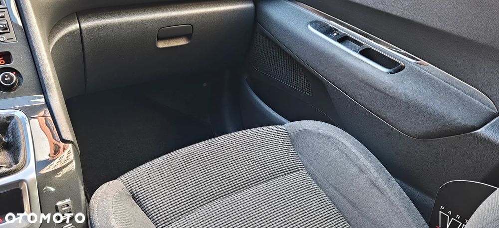 Peugeot 5008 1.6 Premium - 25