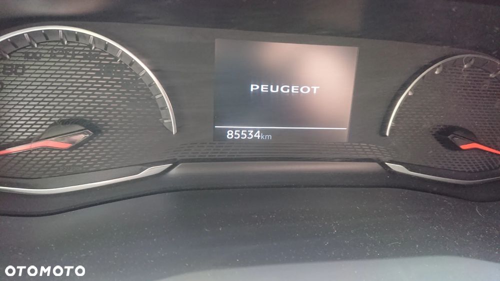 Peugeot 208 - 13