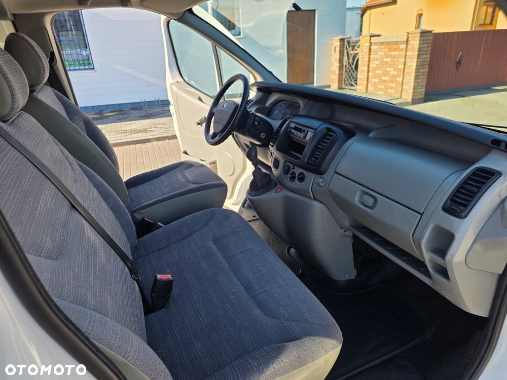 Renault Trafic - 12