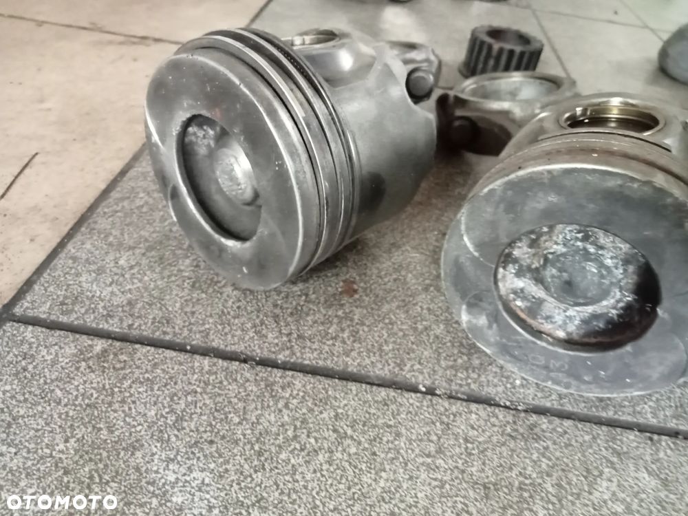 tłoki terracan 2.9 crdi - 2