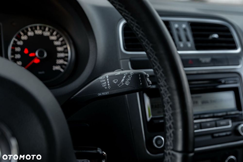 Volkswagen Polo 1.2 TSI Highline DSG - 32