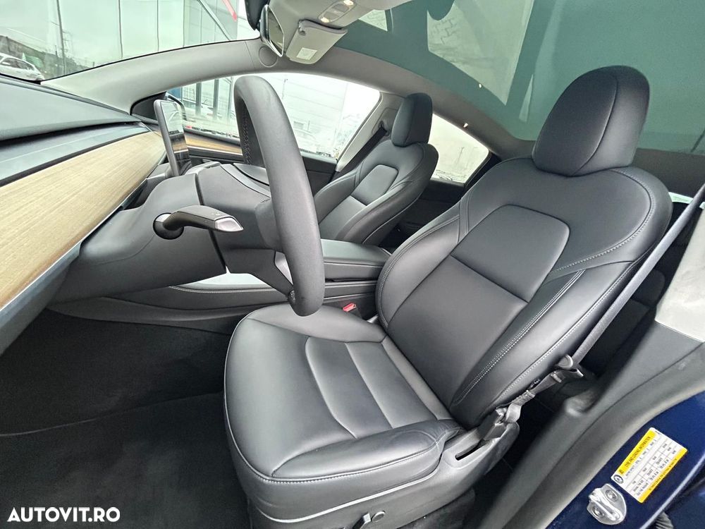 Tesla Model Y Long Range Dual Motor AWD - 15