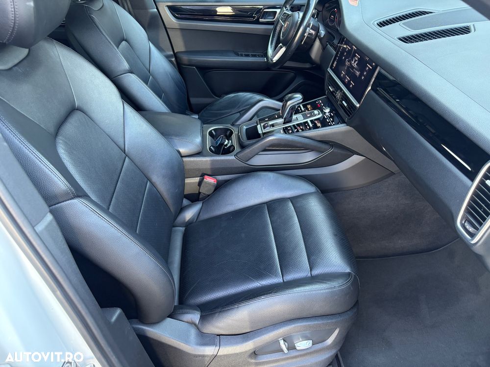 Porsche Cayenne Standard - 6