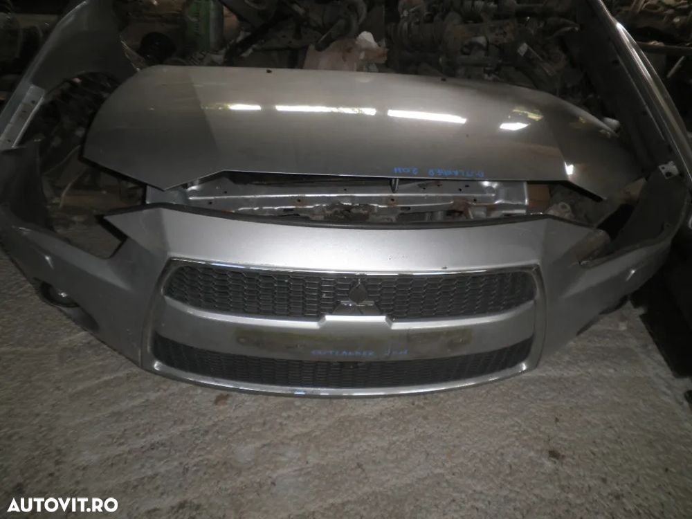 Bot / fata Mitsubishi Outlander 2.3 Di-D 2011