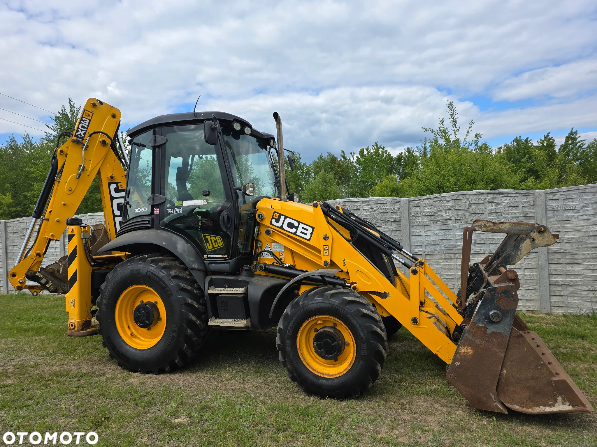 JCB - 10