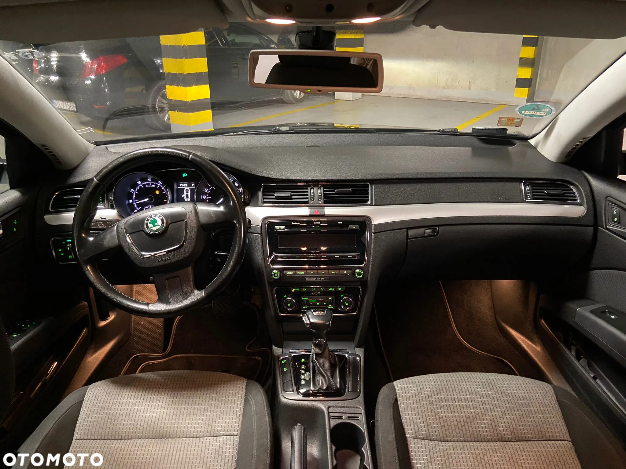 Skoda Superb 1.8 TSI Ambition DSG - 18