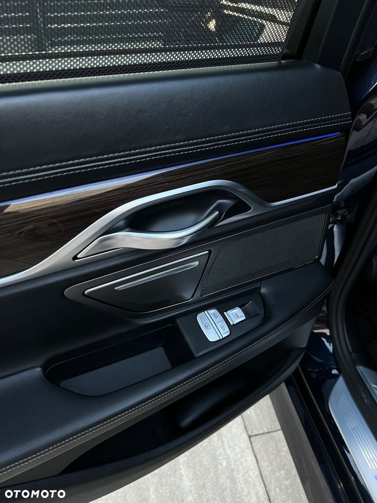 BMW Seria 7 750d xDrive sport - 29