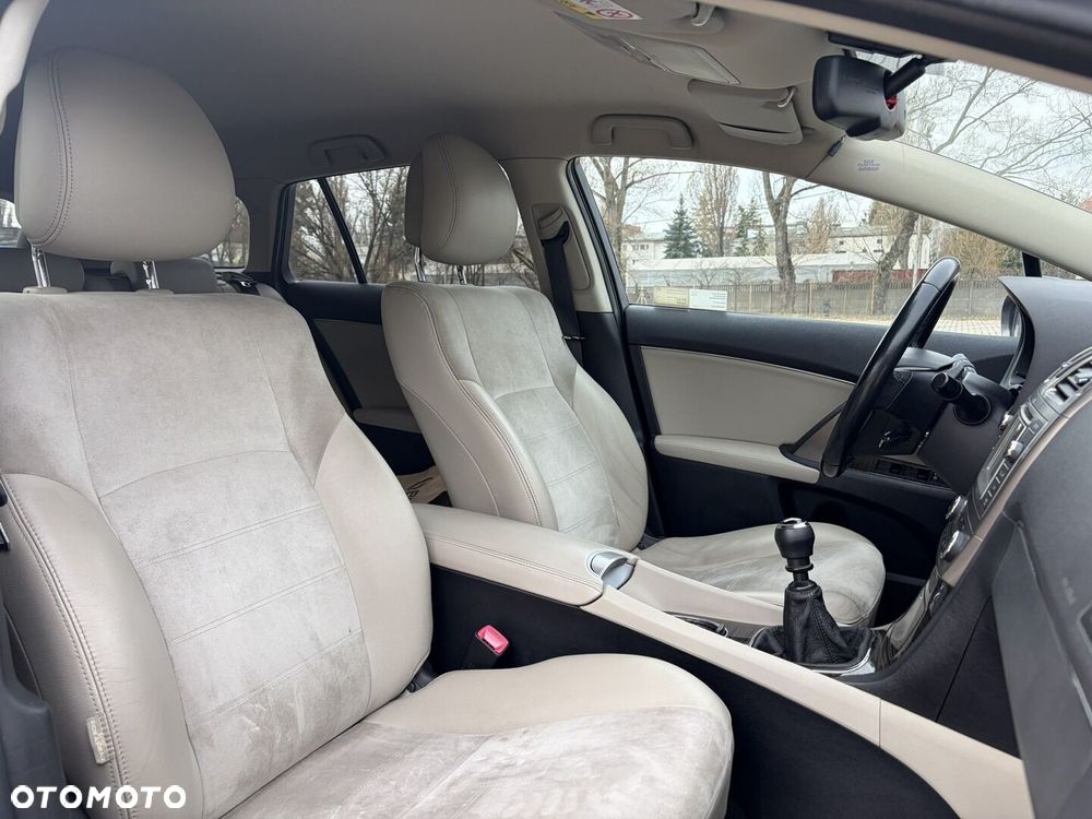 Toyota Avensis 2.0 D-4D Premium - 18