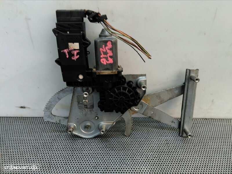 ELEVADOR TRASEIRO ESQUERDO VOLKSWAGEN GOLF III CABRIOLET 1E703.1998 - 1