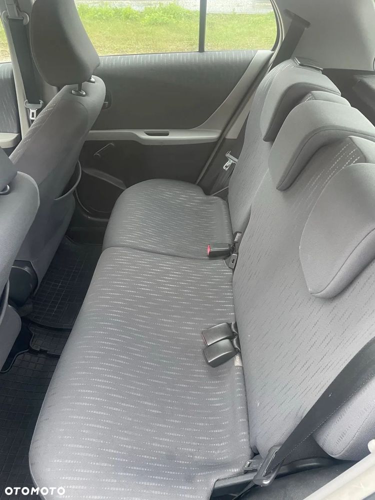 Toyota Yaris - 6
