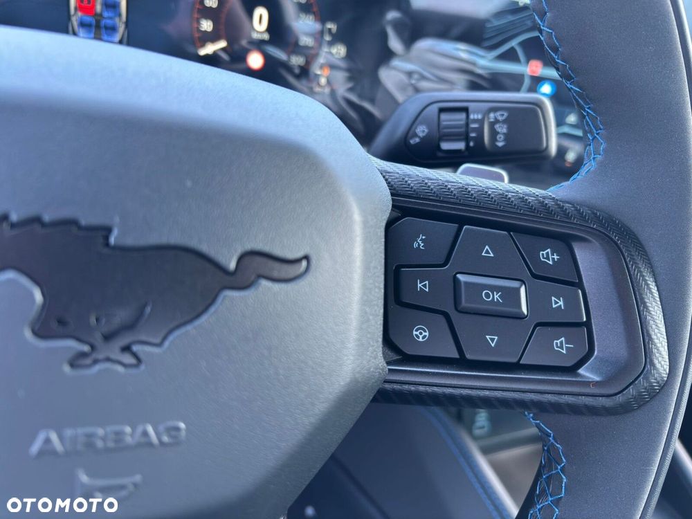 Ford Mustang - 24