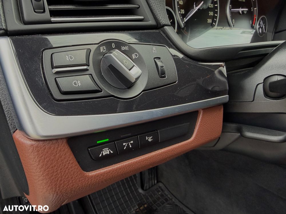 BMW Seria 5 520d Aut. - 12