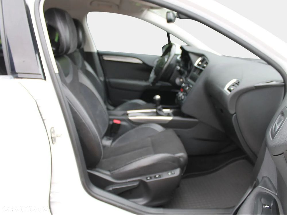 Citroën C4 VTi 120 Exclusive - 5