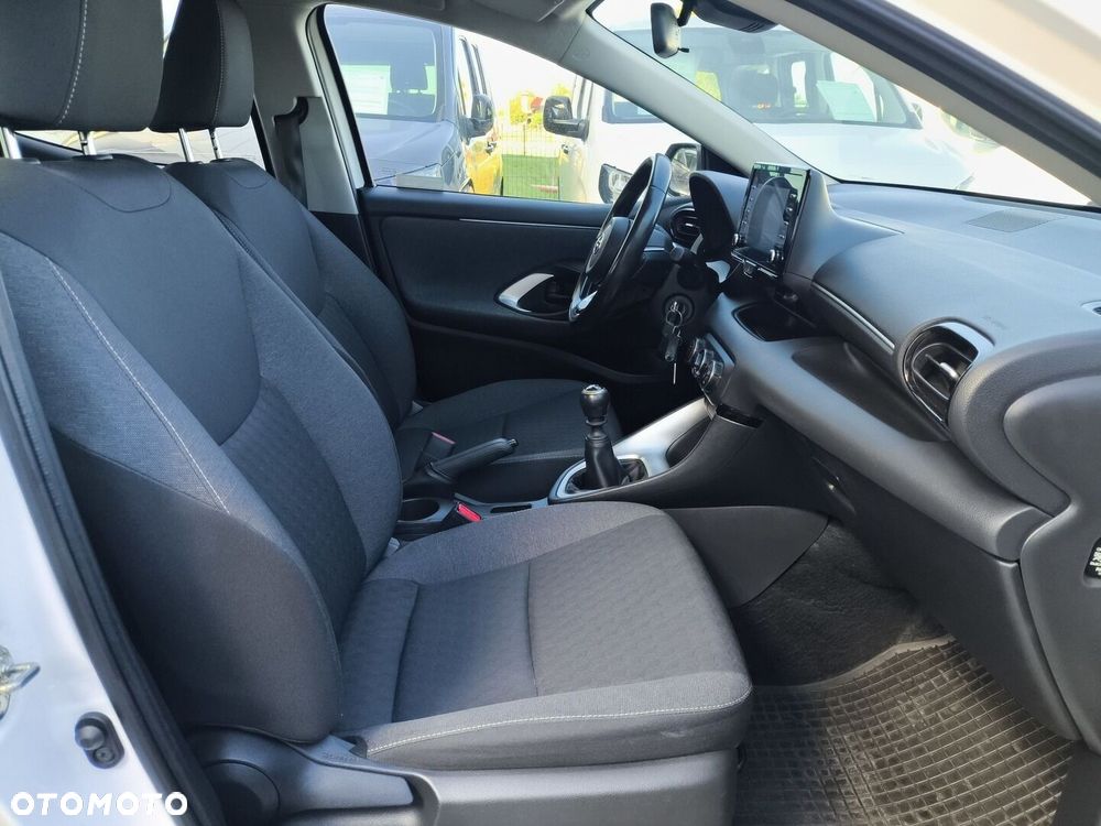 Toyota Yaris - 24