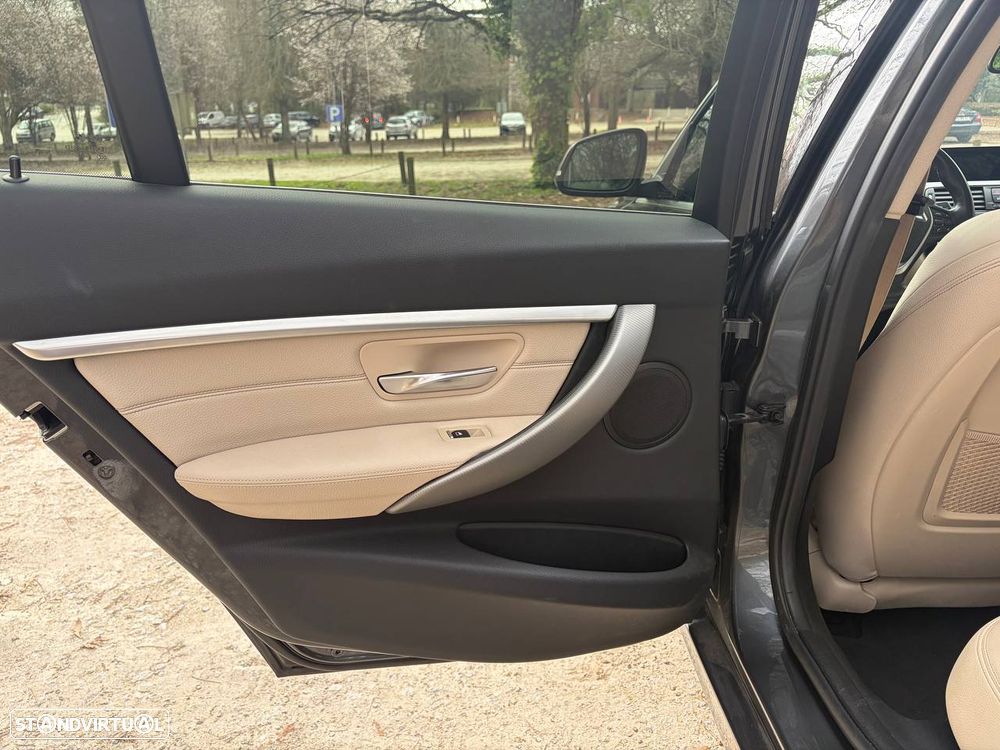 BMW 330 i xDrive Aut. Sport Line - 23