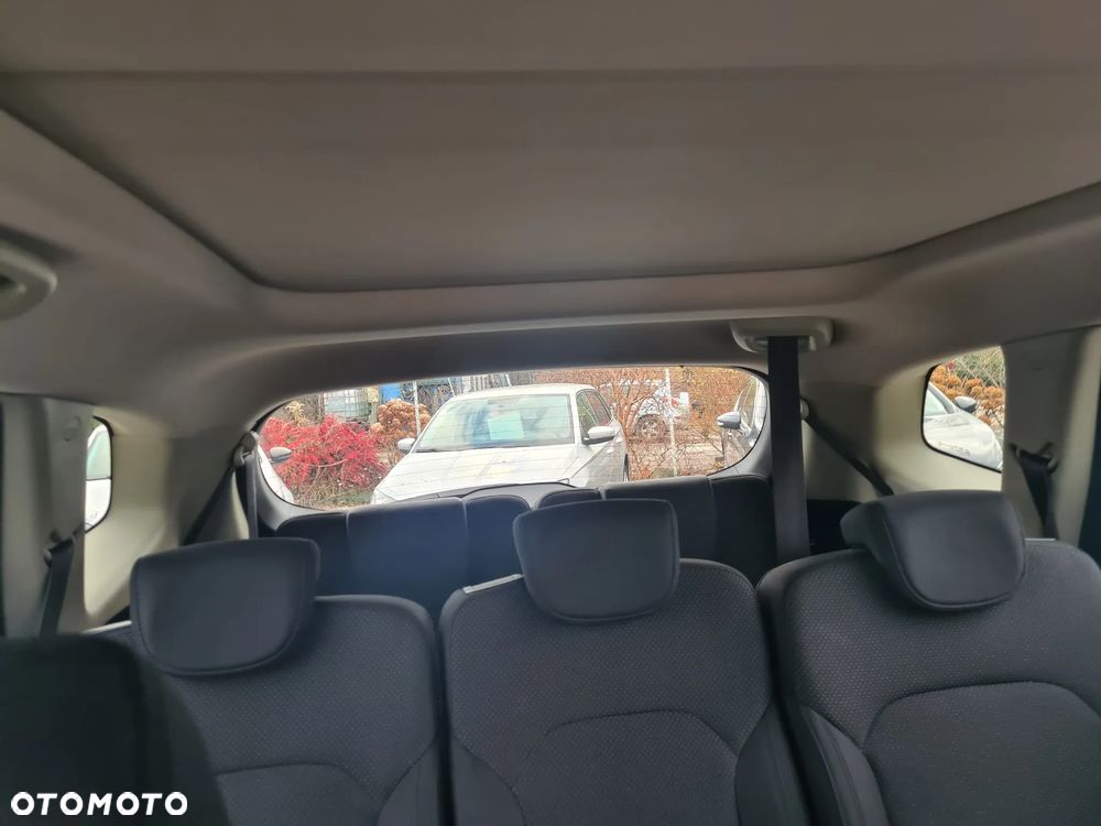 Kia Carens 1.7 CRDi 115 Dream-Team Edition - 16