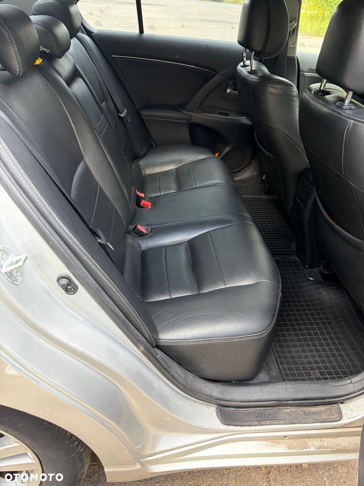 Toyota Avensis 2.0 Prestige NAVI - 8