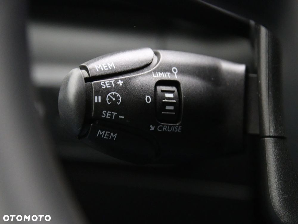 Citroën C3 BlueHDi 100 S&S FEEL - 29