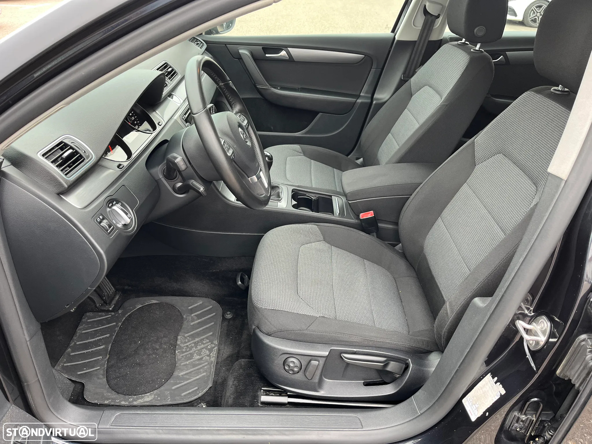 VW Passat Variant 1.6 TDI BlueMotion Highline - 11