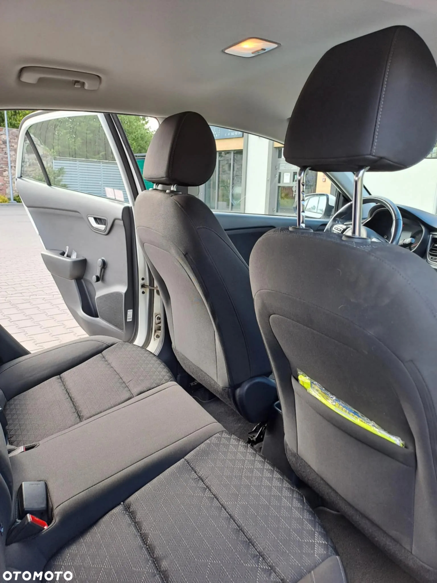 Kia Rio 1.2 M - 8
