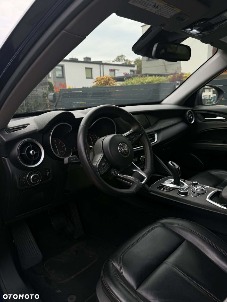 Alfa Romeo Stelvio - 4