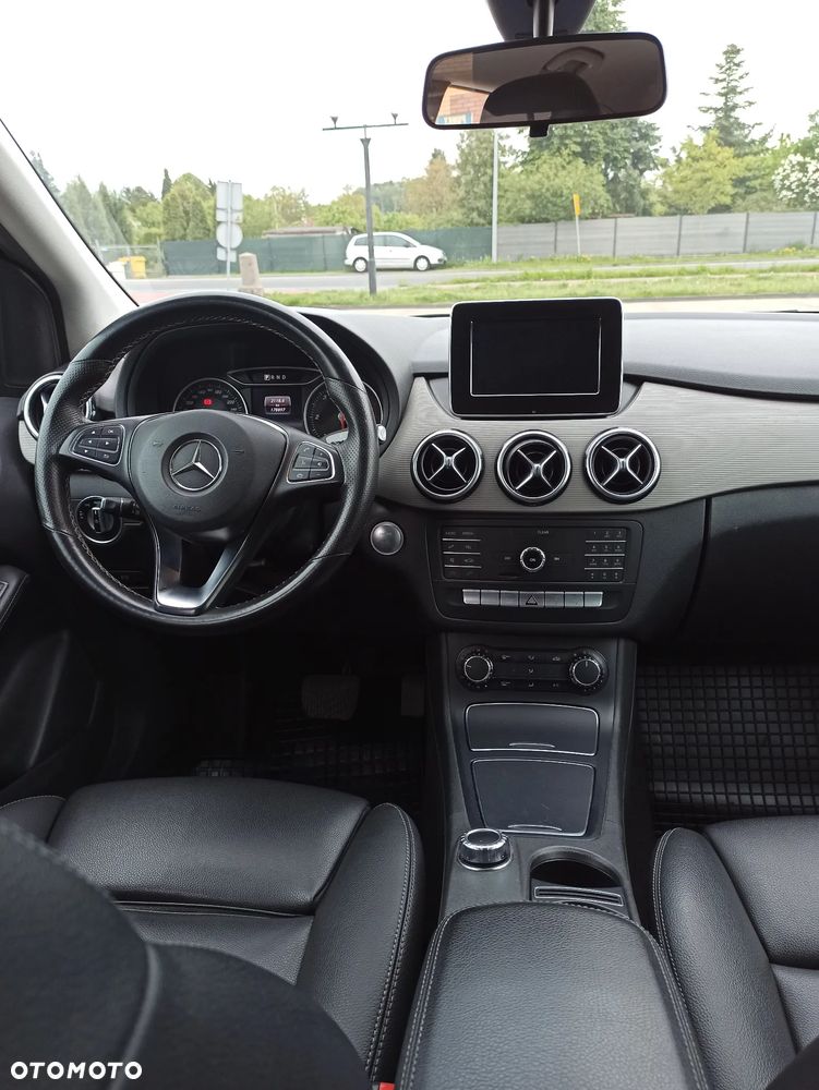 Mercedes-Benz Klasa B 180 (CDI) d 7G-DCT AMG Line - 10