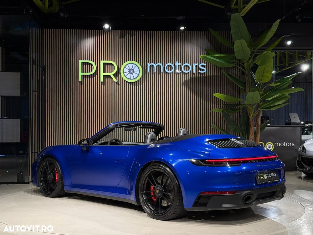 Porsche 911 Carrera 4 GTS PDK - 11