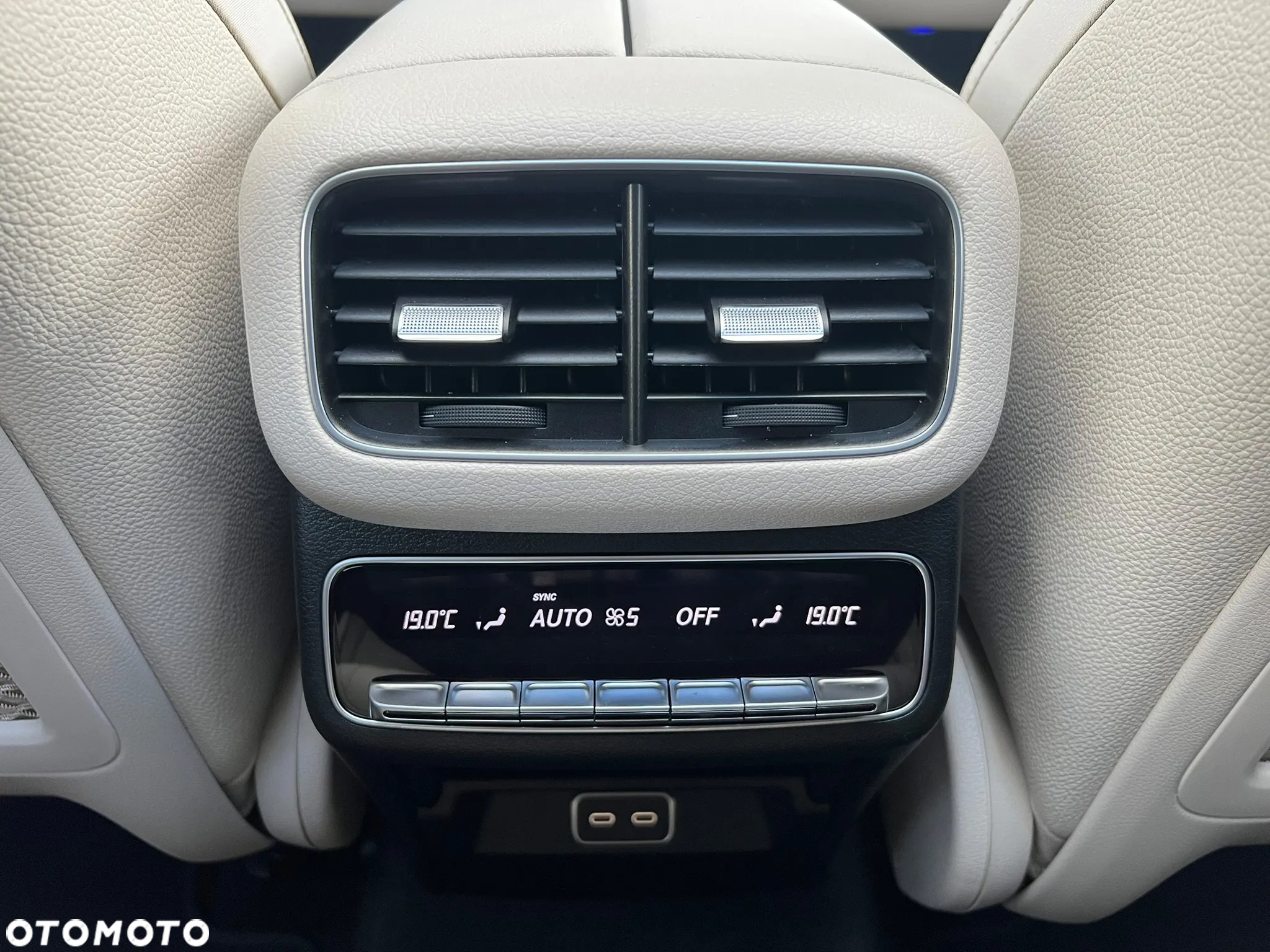 Mercedes-Benz GLE - 24