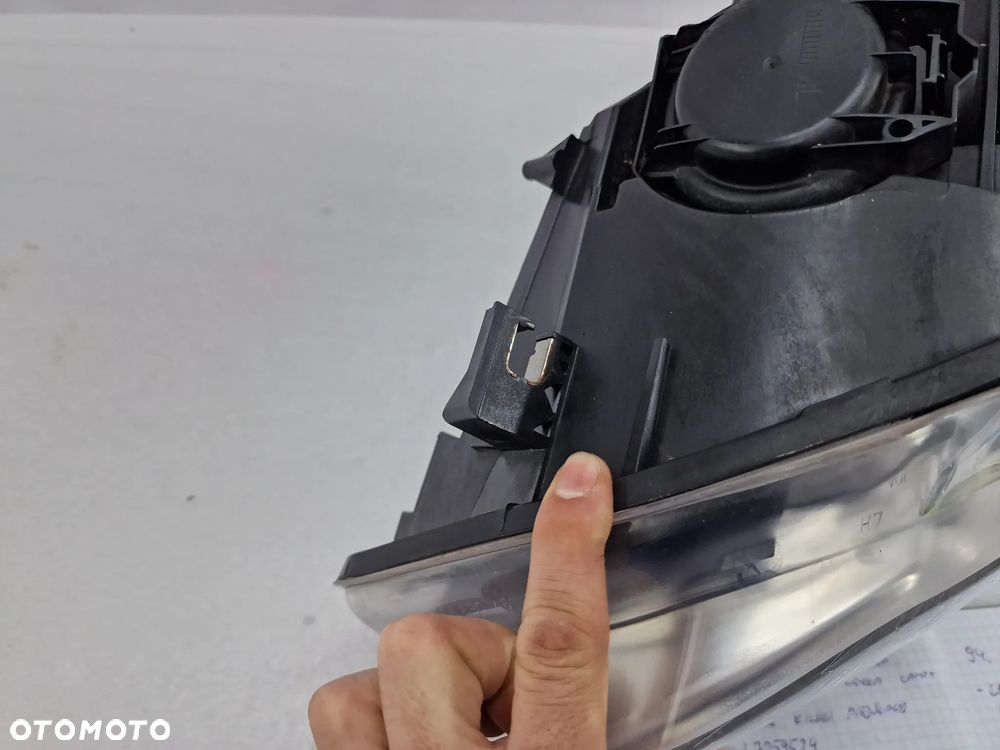 AUDI A4 B7 8E0 04-08 LEWA LAMPA PRZEDNIA PRZÓD XENON , NR 8E0941003AM , NR AUKCJI LA95 - 7