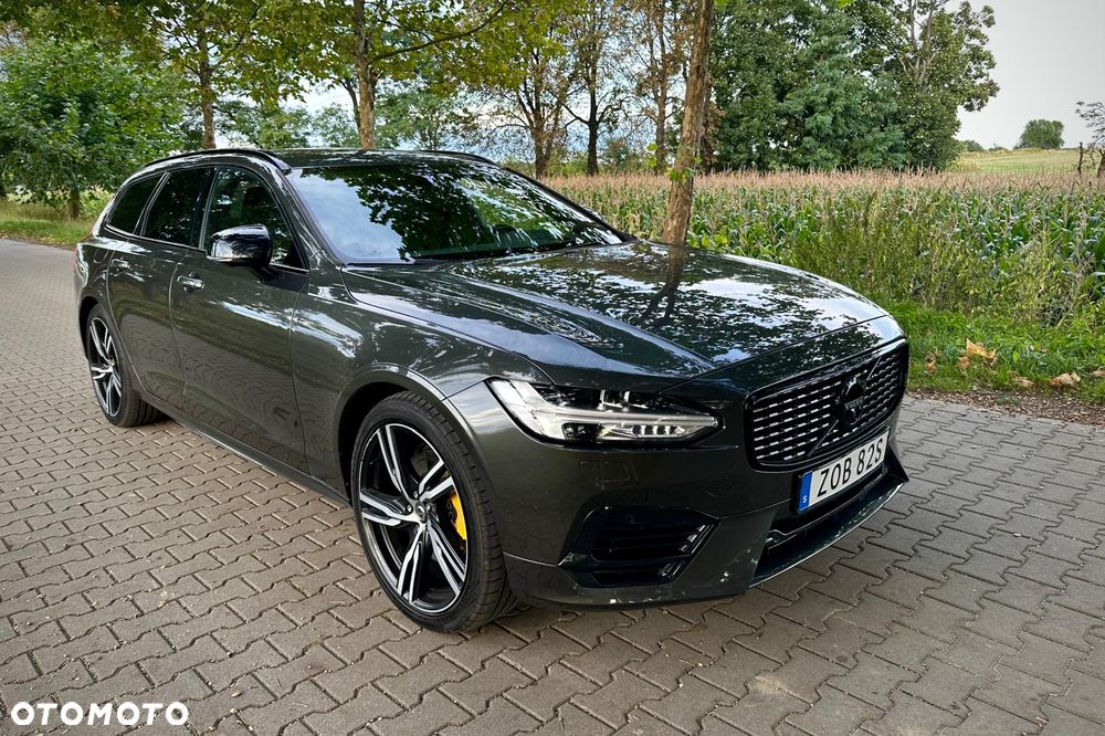 Volvo V90 T8 AWD Plug-In Hybrid R-Design - 1