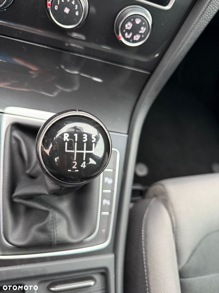 Volkswagen Golf 1.6 TDI BlueMotion Technology Trendline - 29