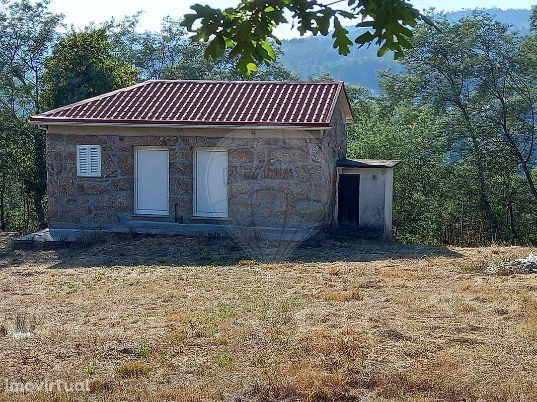 Moradia T1 para venda - Grande imagem: 2/11