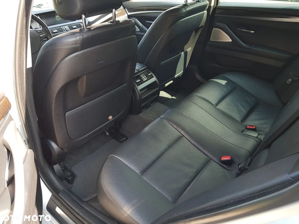 BMW Seria 5 525d Sport-Aut Luxury Line - 27