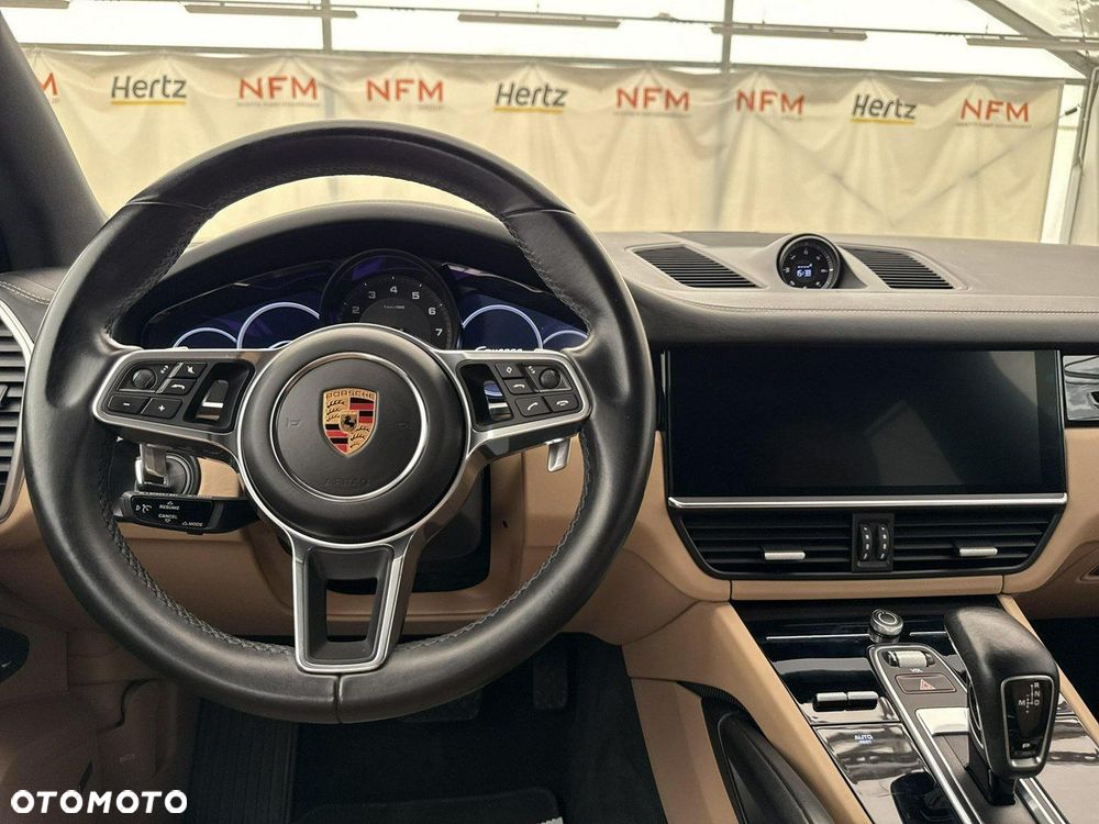 Porsche Cayenne - 14