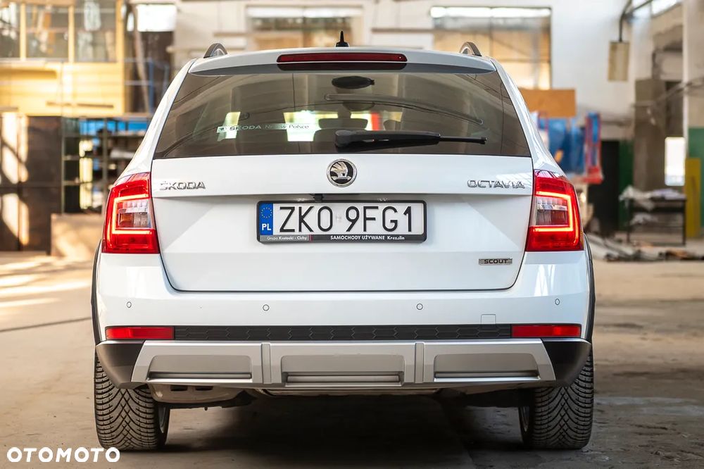 Skoda Octavia Scout 2.0 TDI 4x4 DSG - 8