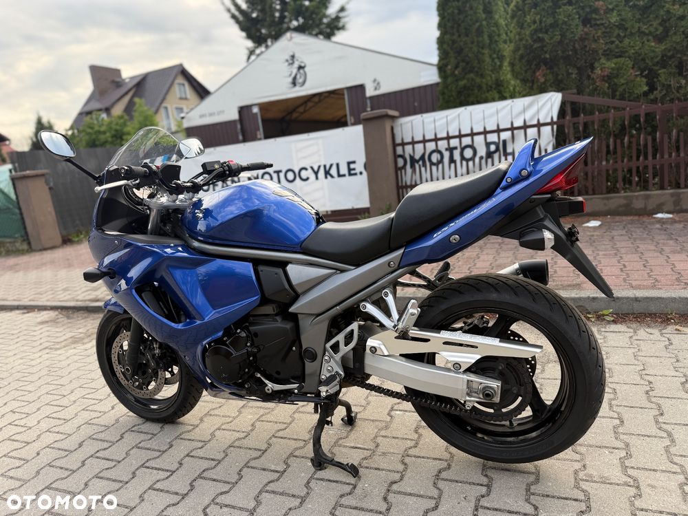 Suzuki GSX - 11