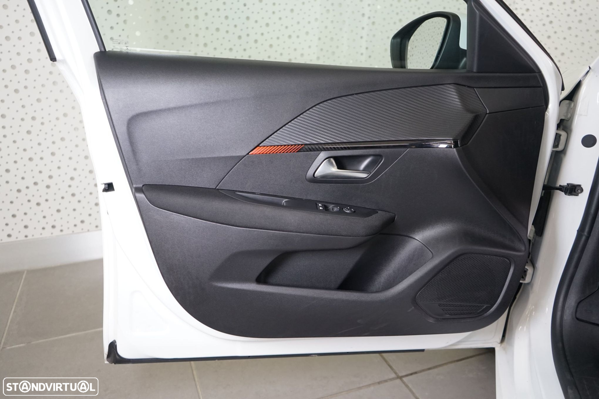 Peugeot 208 1.2 PureTech Allure - 17